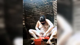 Young Village Beauty Bathing Outdoors And Shaving Her Pussy