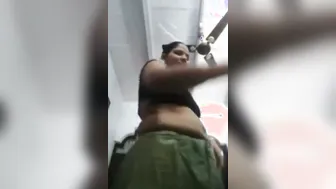 Mature Desi Aunty Stripping Naked Showing Everything On Camera
