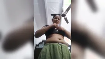 Mature Desi Aunty Stripping Naked Showing Everything On Camera