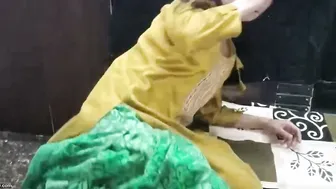 Desi Aunty Letting Delivery Boy Fuck Her Hard On The Floor