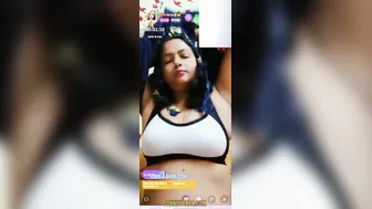 Desi Aunty Showing Her Naked Body Live On Private Video Call