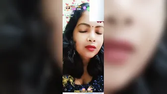 Desi Aunty Showing Her Naked Body Live On Private Video Call