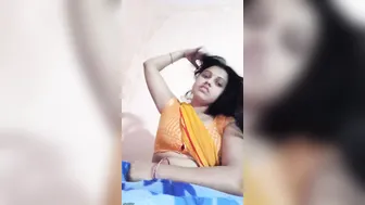 Telugu Married Aunty Seducing Car Driver In Outdoor Session