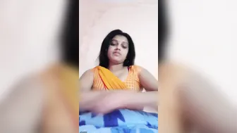 Telugu Married Aunty Seducing Car Driver In Outdoor Session