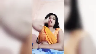 Telugu Married Aunty Seducing Car Driver In Outdoor Session