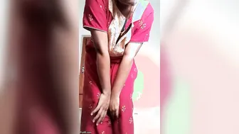 Tamil Aunty Stripping Naked Showing Off Her Massive Booty