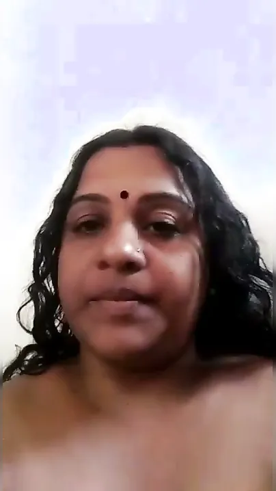 Horny Mallu Aunty Fingering Herself To Orgasm In Bedroom