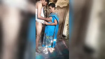 Village Aunty Spreading Her Legs Wide Open For Hard Fucking