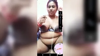 Tamil Aunty Exposing Her Big Breasts During Naughty Video Call