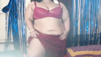 Big Boobs Aunty Stripping Naked On Webcam Showing Everything Off