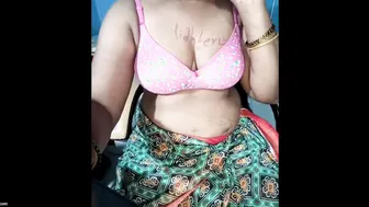 Tamil Aunty Showing Everything To Stepbrother Massaging Herself