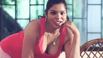 Unsatisfied Aunty Seducing Servant Boy Pressing Her Own Boobs