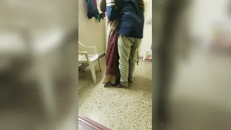 Desi Aunty Hooking Up With Delivery Boy At Her Doorstep