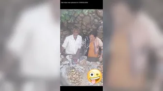 Punjabi Married Woman Jerking Off The Fruit Seller Behind Her House