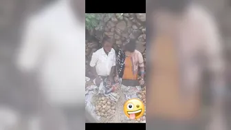 Punjabi Married Woman Jerking Off The Fruit Seller Behind Her House