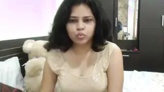 Shy Aunty Exposing Her Curves On Webcam First Time At Her Place