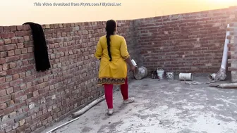 Village Aunty Cleaning House In Tight Clothes Teasing Everyone