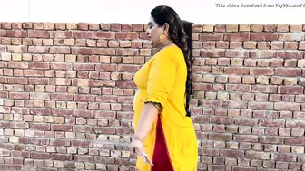 Village Aunty Cleaning House In Tight Clothes Teasing Everyone