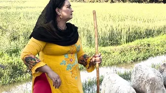 Desi Village Aunty Showing Her Daily Routine And Hot Lifestyle