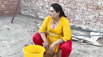 Desi Milf Sharing Her Daily Life Getting Naughty On Camera