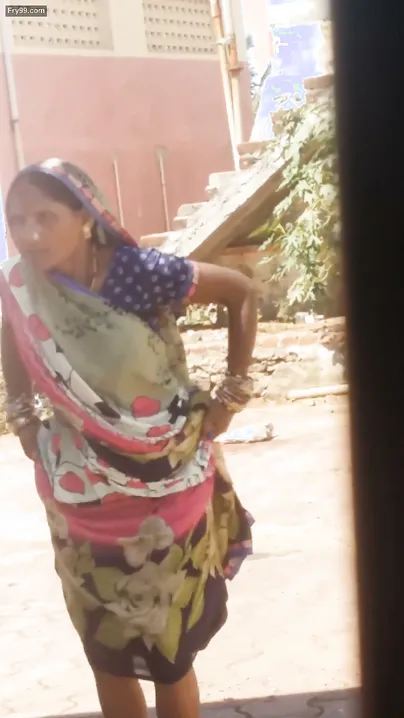 Desi Married Woman Caught Pissing Outdoors At Empty Bus Stand