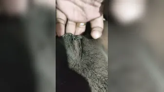 Sexy Desi Aunty Fingering Her Wet Pussy In Private Moments