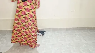 Kamwali Aunty Sucking Cock And Riding All Day In Empty Apartment