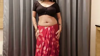 Big Ass Aunty Lifting Her Saree And Riding Hard On The Bed