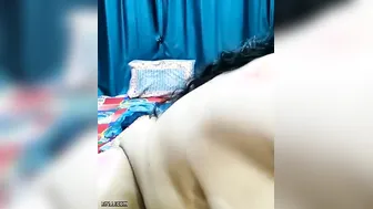 Mature Woman Pleasuring Herself Thinking Nobody Is Watching