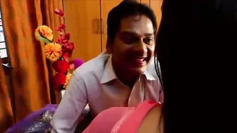 Desi Aunty In Saree Getting Her Tits Squeezed And Navel Kissed