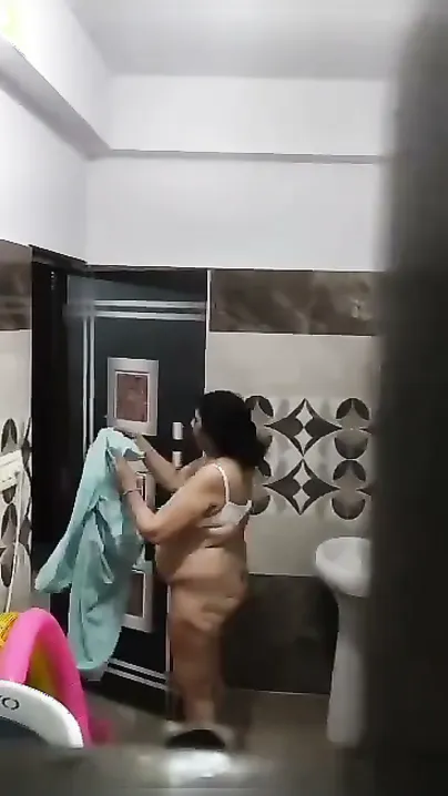 Spying On Naked Neighbor Aunty Bathing Through The Window