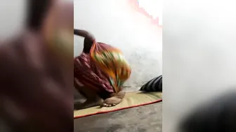 Tamil Aunty Fucking Young Local Boy For Cash In His Bedroom