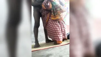 Tamil Aunty Fucking Young Local Boy For Cash In His Bedroom