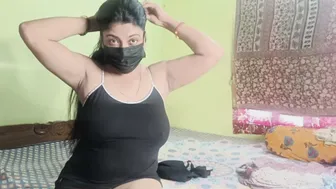 Village Bhabhi Dropping Saree Revealing Hairy Pussy Up Close
