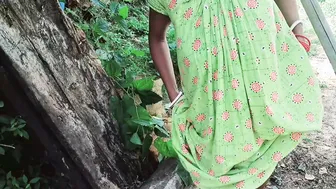 Secret Outdoor Quickie With Married Aunty Caught On Mobile