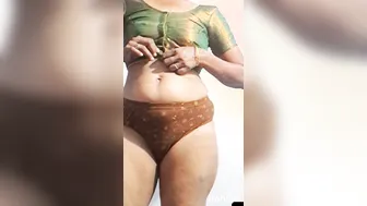 Nude Tamil Aunty Pleasuring Herself Alone At Home Caught On Cam
