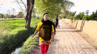Village Aunty Showing Off Her Curves While Doing Daily Chores