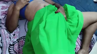 Horny Aunty Pleasuring Herself With Her Favorite Pink Toy Solo