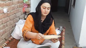 Village Aunty Working In Fields And Teasing With Her Sexy Body