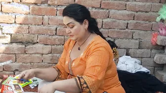 Village Aunty Working In Fields And Teasing With Her Sexy Body