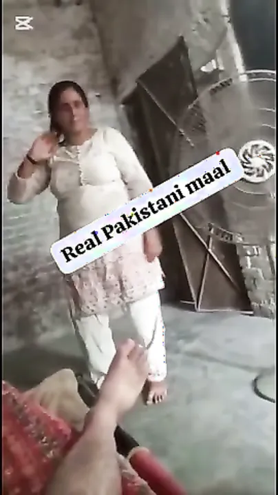 Mature Pakistani Aunty Caught Having Secret Affair With Lover