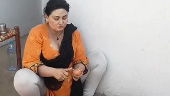 Desi Aunty Cooking In Village While Getting Touched By Neighbor