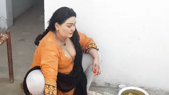 Desi Aunty Cooking In Village While Getting Touched By Neighbor