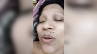 Marathi Aunty Giving Sloppy Blowjob To Her Young Neighbor