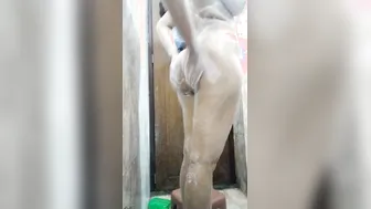 Newly Married Aunty Fingering Her Tight Ass Moaning In Pleasure