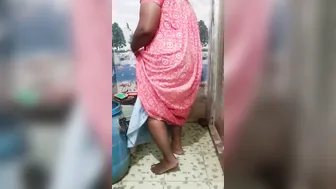 South Indian Milf Fingering Her Wet Pussy In Bathroom Alone