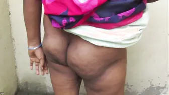 Busty South Indian Aunty Stripping Showing Her Massive Curves