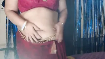 Aunty Dancing Completely Naked Showing Everything She Has