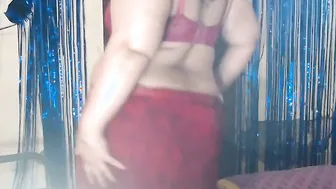 Aunty Dancing Completely Naked Showing Everything She Has