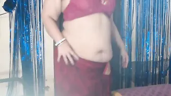 Aunty Dancing Completely Naked Showing Everything She Has